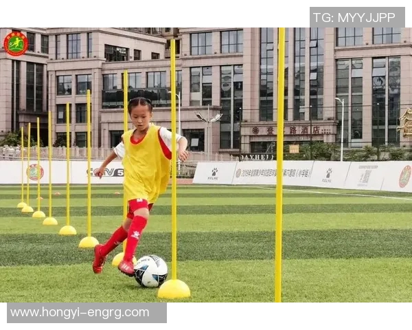 榆林首位女足球星崭露头角，闪耀赛场成就耀眼传奇